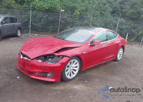2018 Tesla Model S 100D/75D/P100D z USA, uszkodzony, nr VIN 5YJSA1E27JF247637